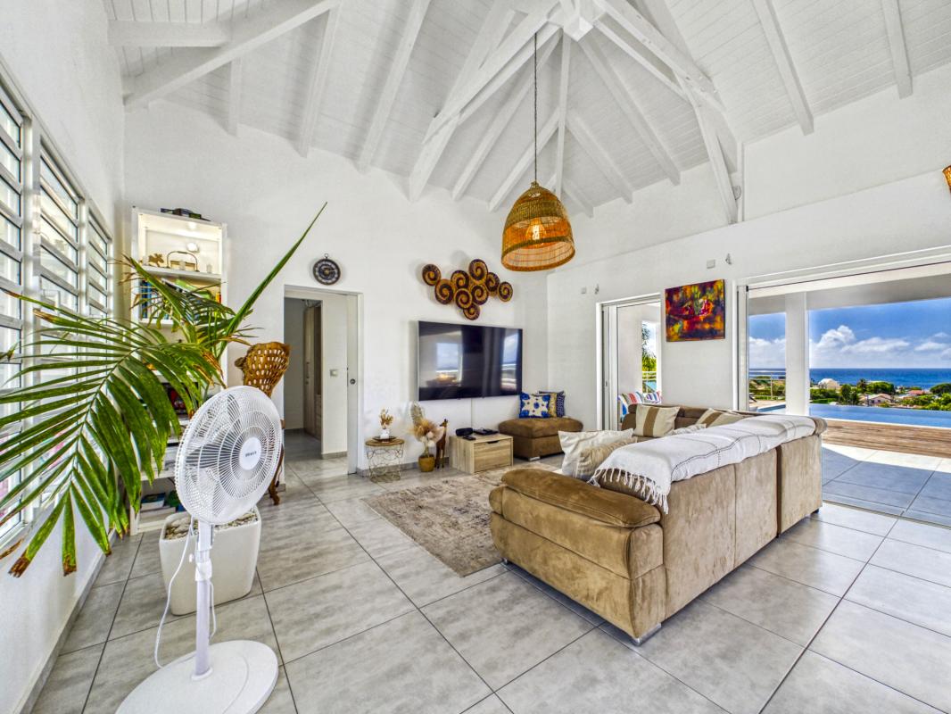 10. A louer villa avec piscine et vue mer St François Guadeloupe